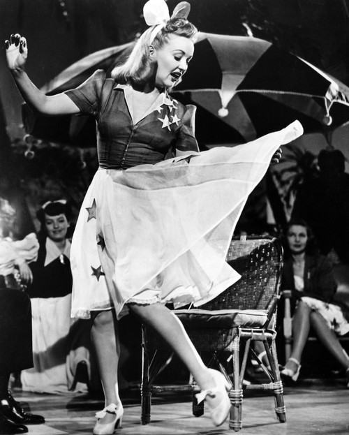 Moon Over Miami Betty Grable 1941. Tm And Copyright ?? 20Th Century Fox Film Corp. All Rights Reserved. Courtesy: Everett Collection. Photo Print - Item # VAREVCMBDMOOVFE007H